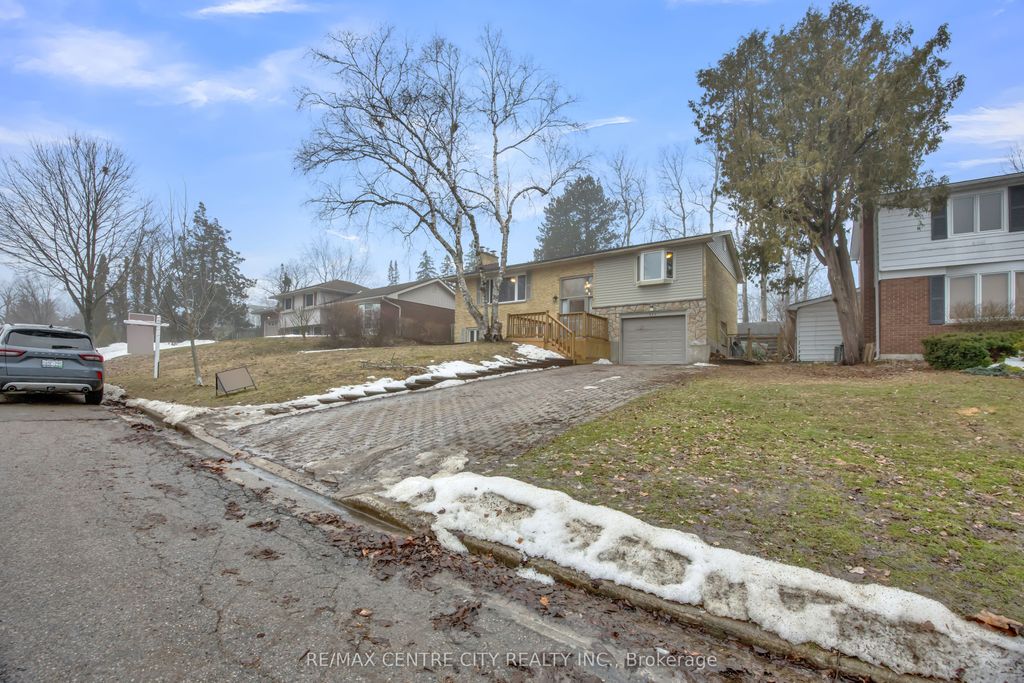 Photo of 637 Jason Crescent, London South, ON N6J 3E5 (MLS # X12857624)