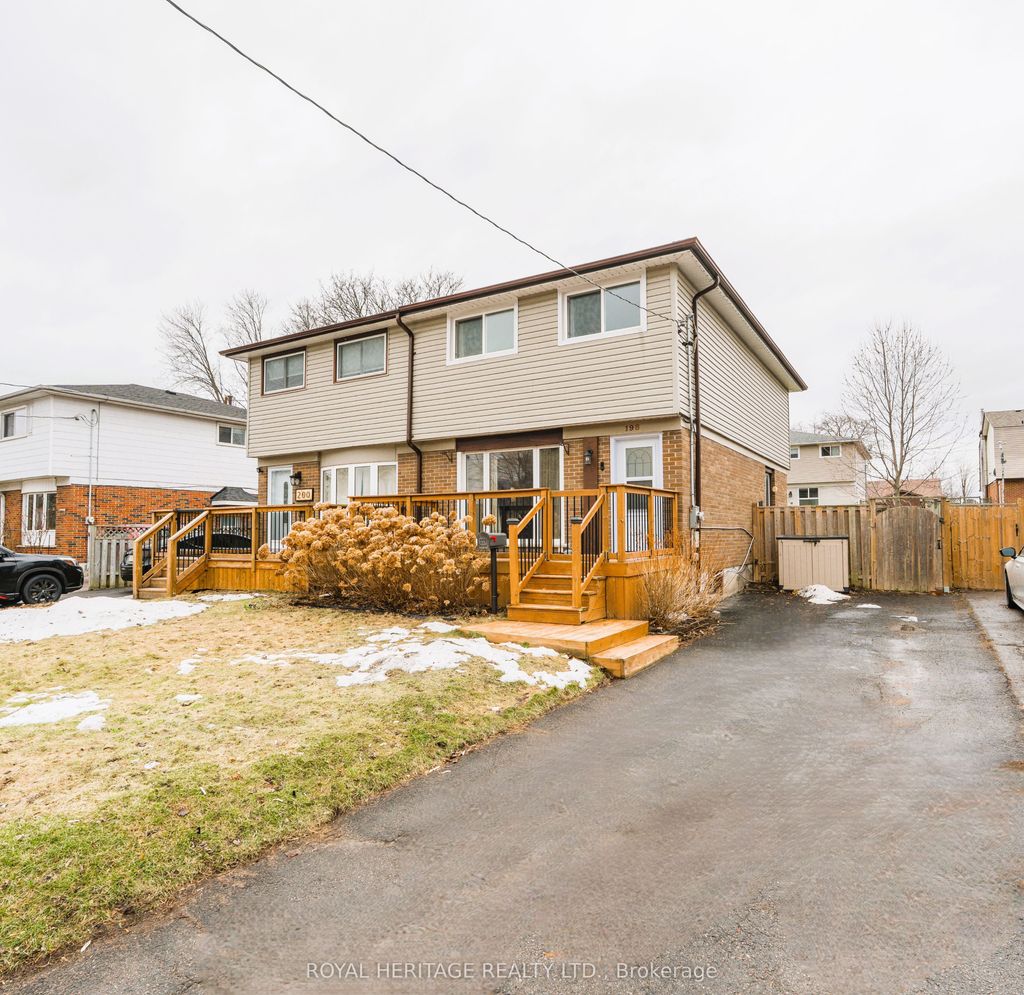 Photo of 198 Barkley Crescent, Oshawa, ON L1J 2E6 (MLS # E12894100)