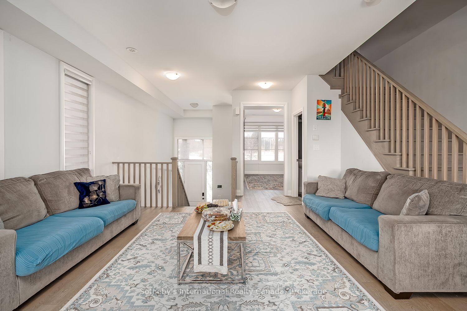 1492 Yellow Rose Circle