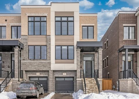 1492 Yellow Rose Circle Oakville ON L6M 4G3