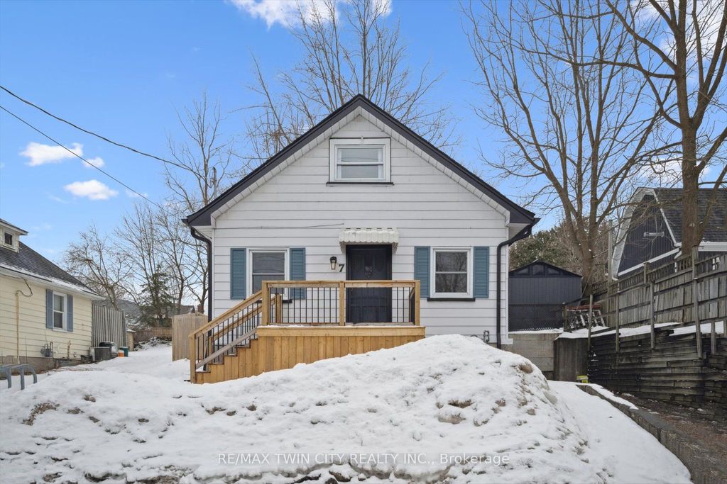 Photo of 7 Riverside Drive W, Woolwich, ON N3B 1P9 (MLS # X12697036)