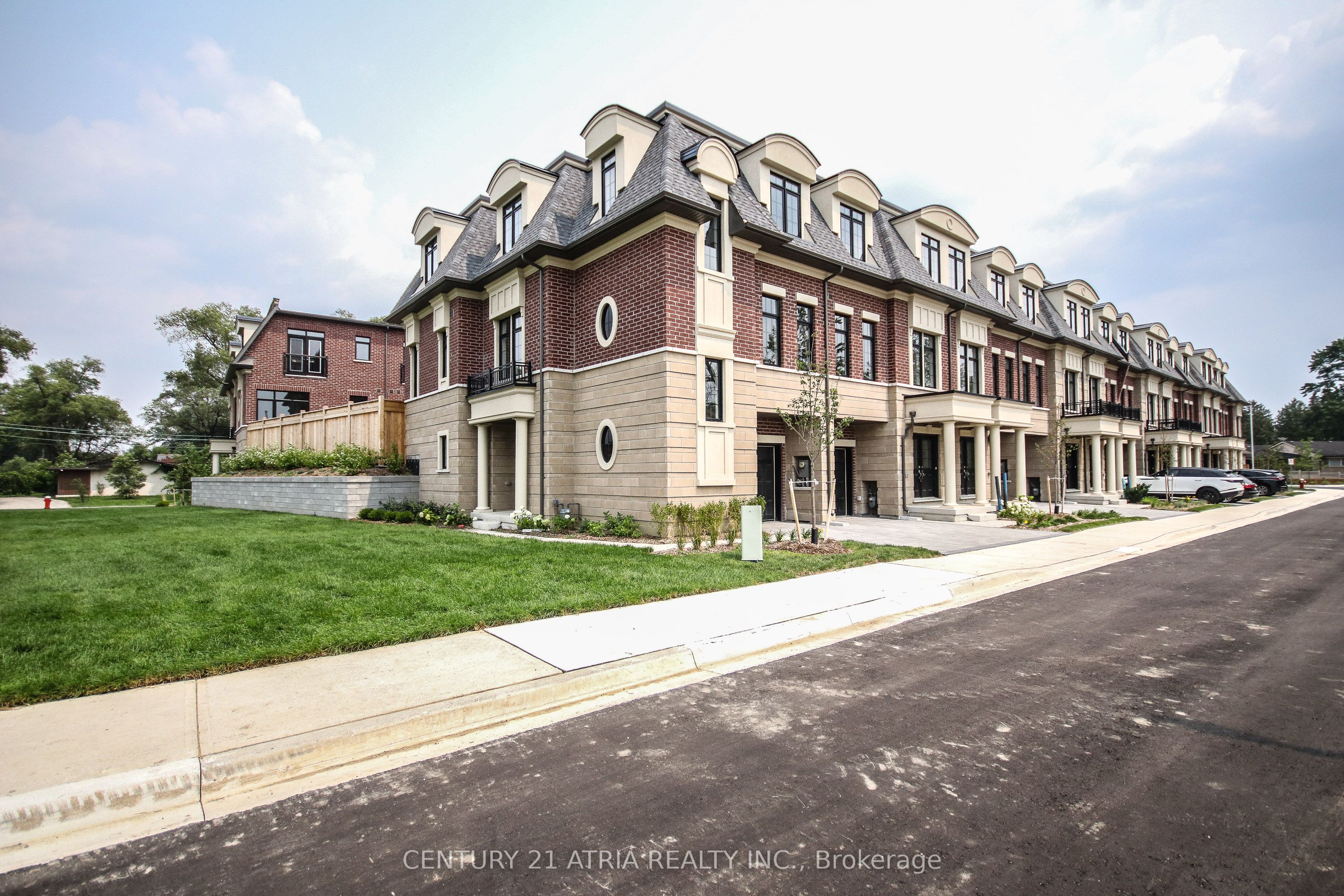 1671 Vellore Crescent