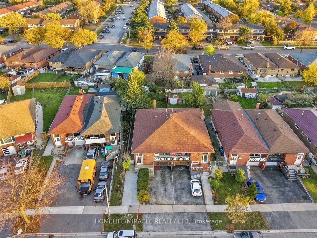 3753 Crabtree Crescent