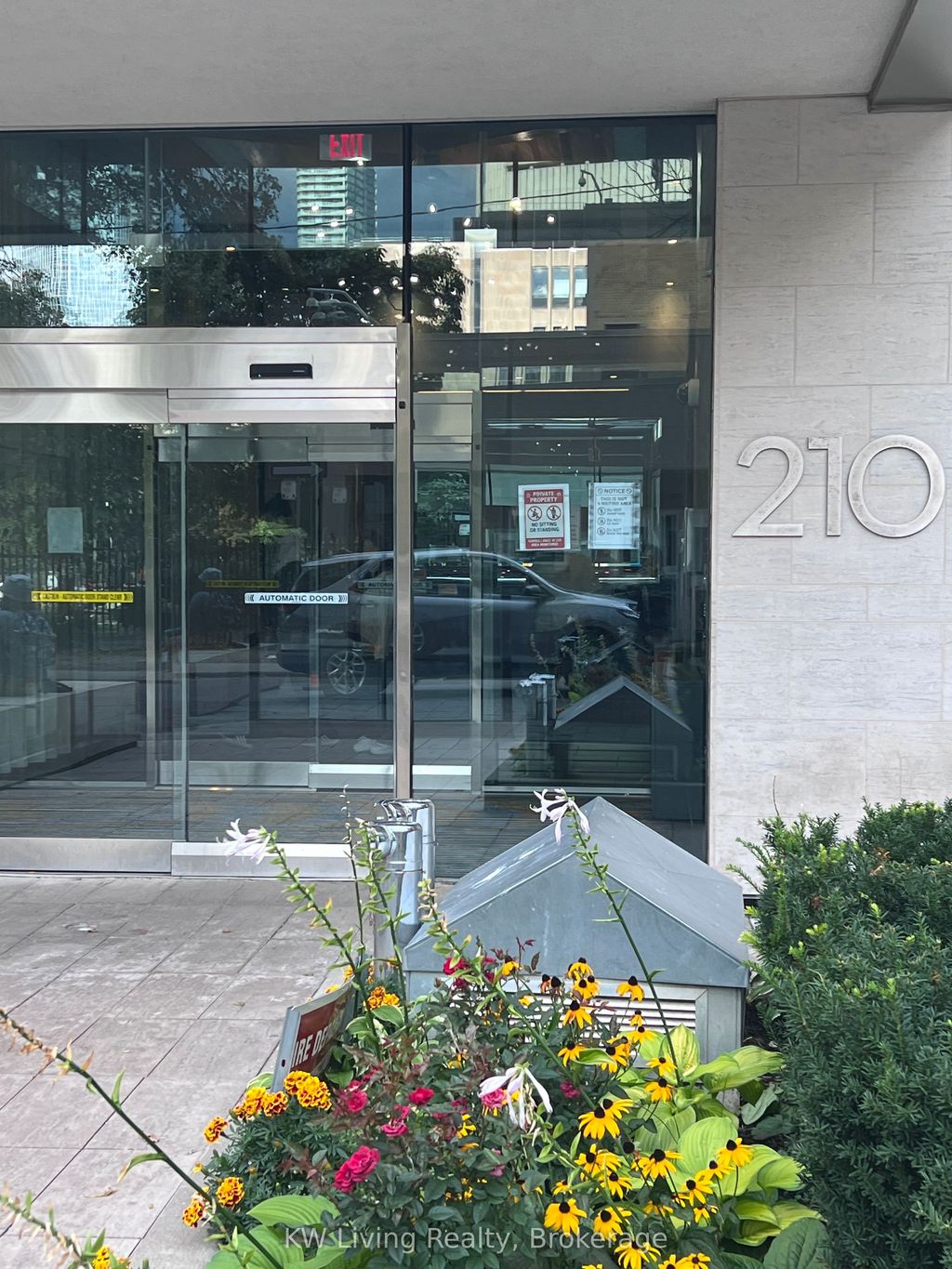 Photo of 210 Simcoe Street #1301, Toronto, ON M5T 0A9 (MLS # C12394889)