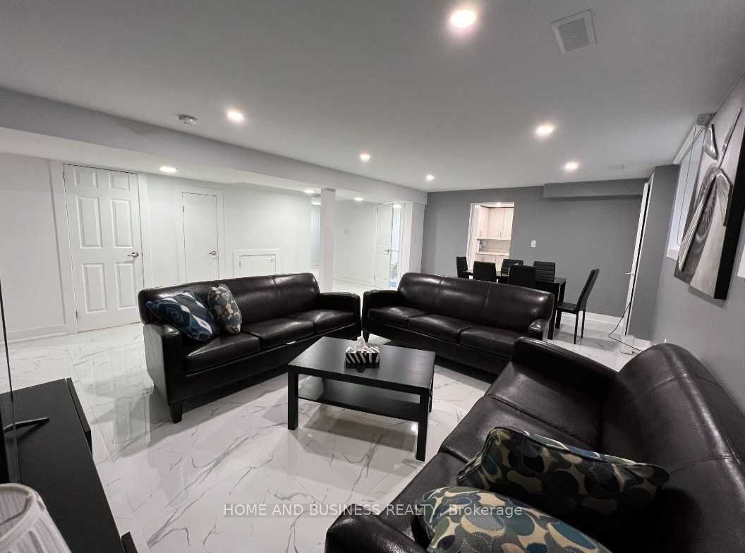 3208 Colonial Drive Lower