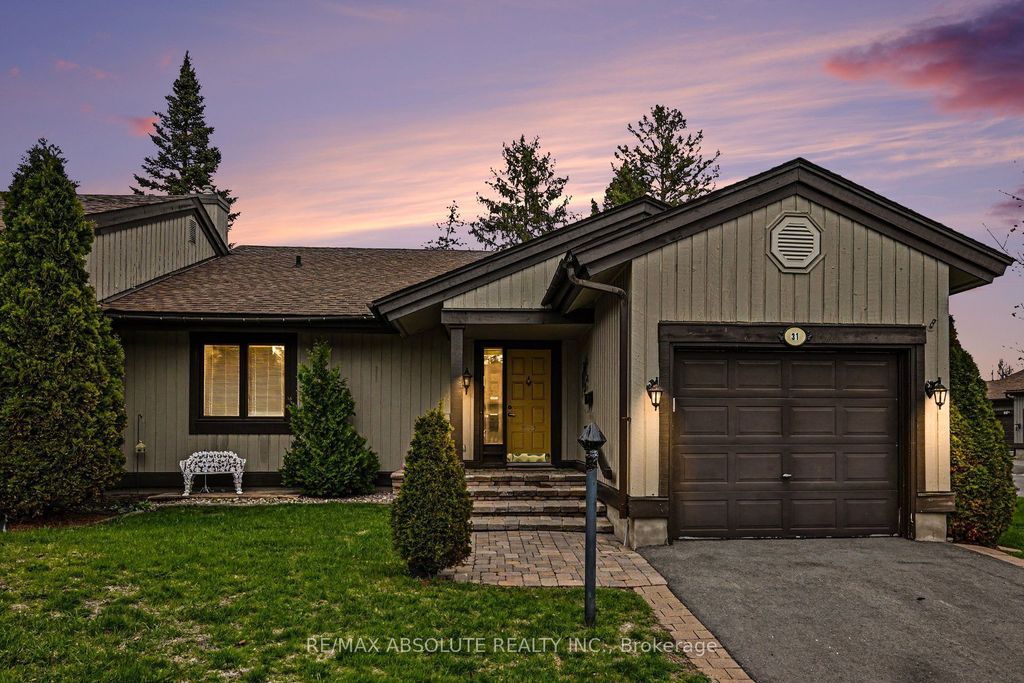 Photo of 31 Spyglass Ridge, Stittsville - Munster - Richmond, ON K2S 1L3 (MLS # X13076744)