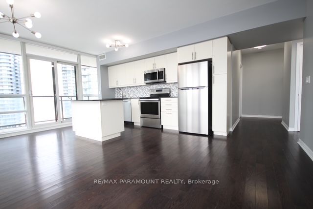 2240 Lake Shore Boulevard W 2004