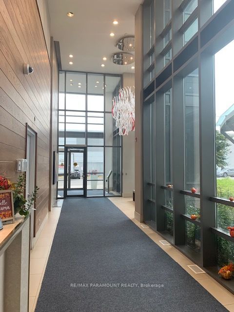 2240 Lake Shore Boulevard W 2004 Toronto ON M8V 1A5