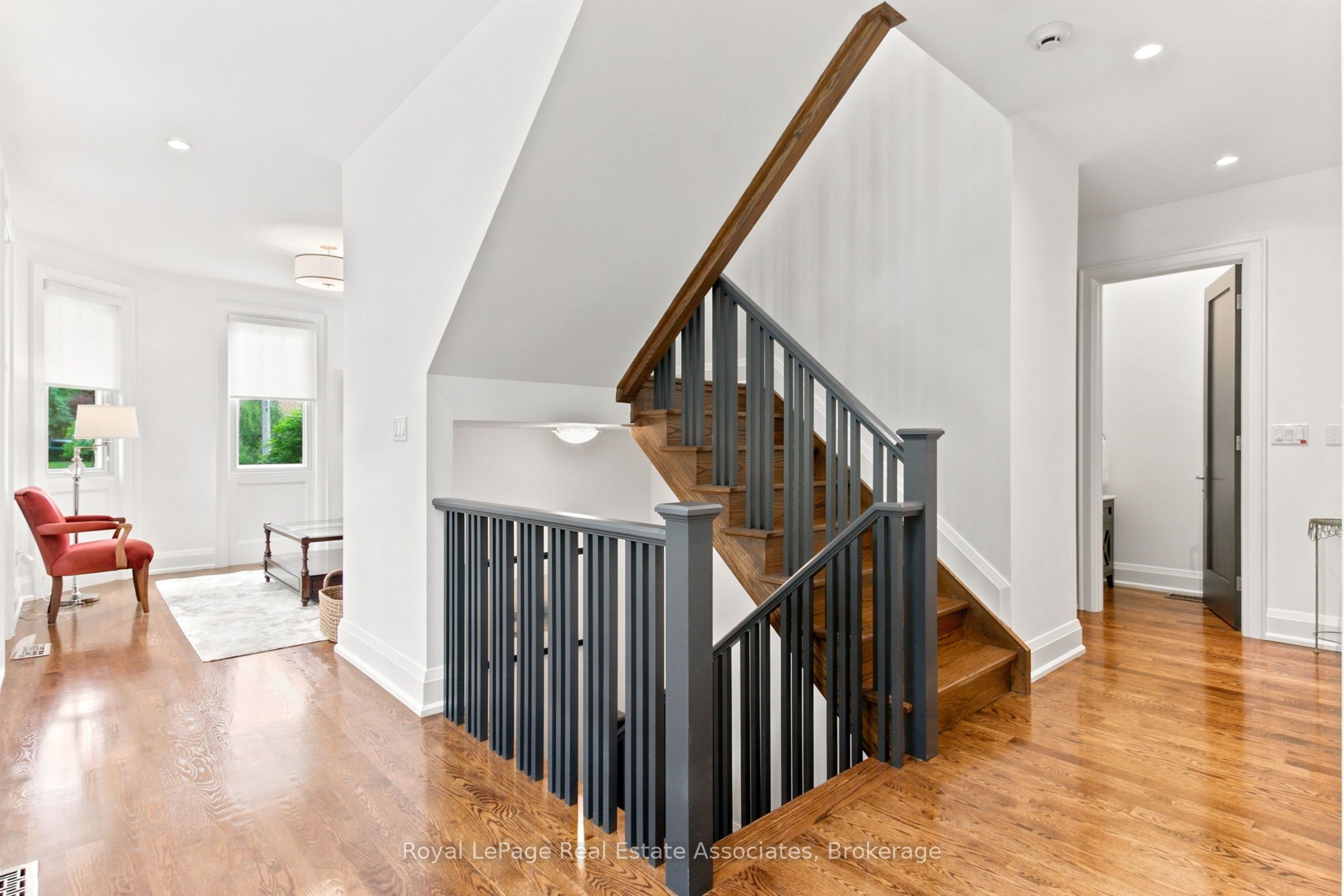 32 Jopling Avenue N