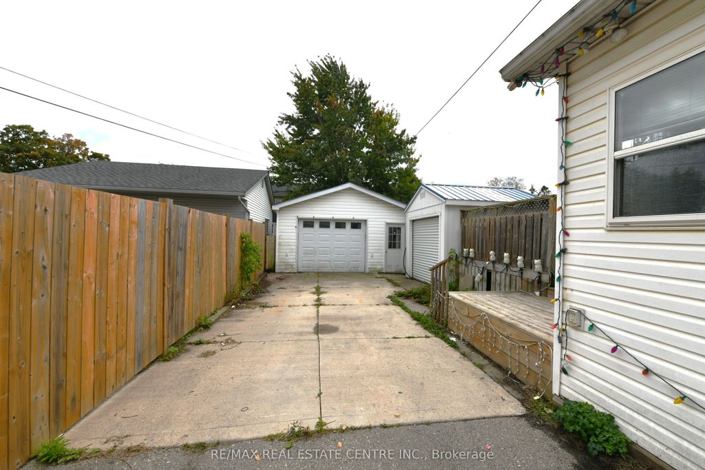 Photo of 274 WELLINGTON Street, St. Thomas, ON N5R 2S8 (MLS # X12730004)