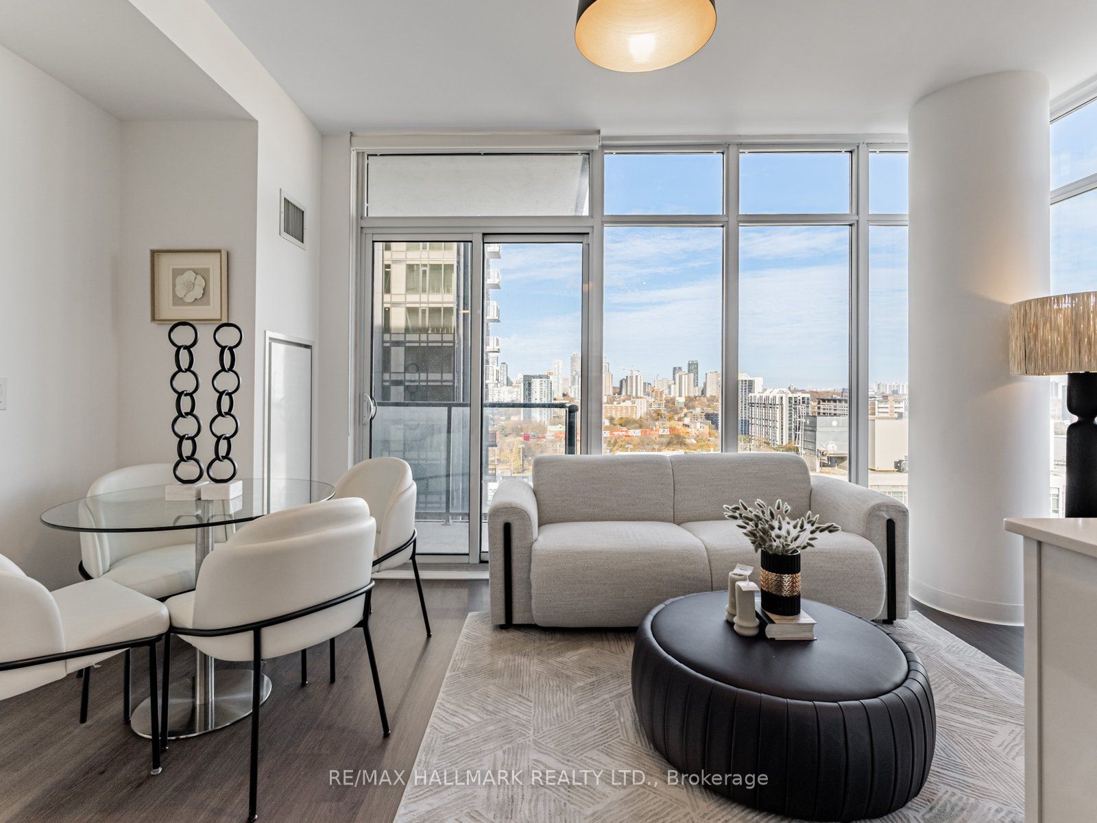 105 George Street 1704