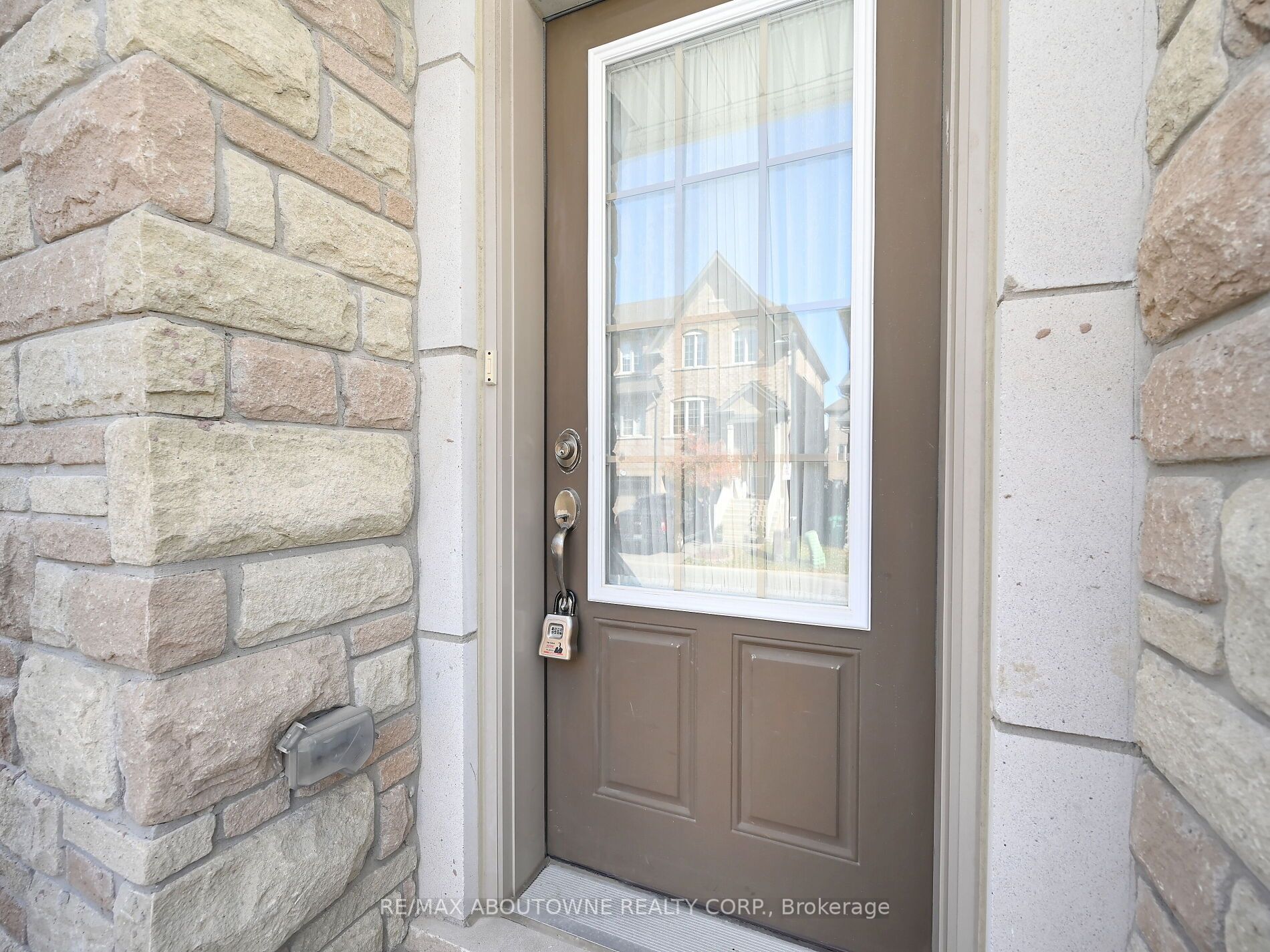 1314 Granrock Crescent