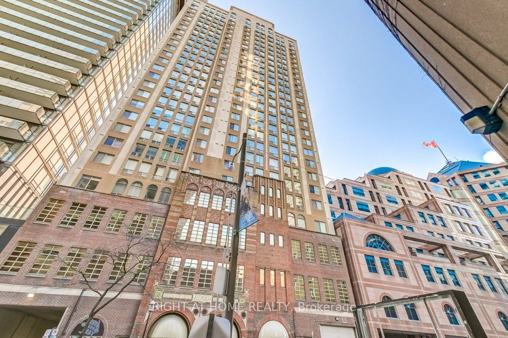 Photo of 25 Grenville Street #PH2, Toronto, ON M4Y 2X5 (MLS # C13703124)
