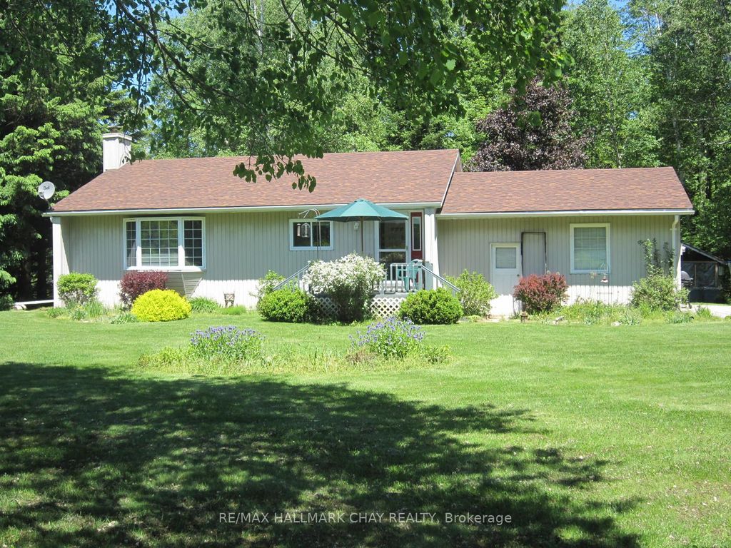 Photo of 348 Mount St. Louis Road E, Oro-Medonte, ON L0K 1N0 (MLS # S12858722)