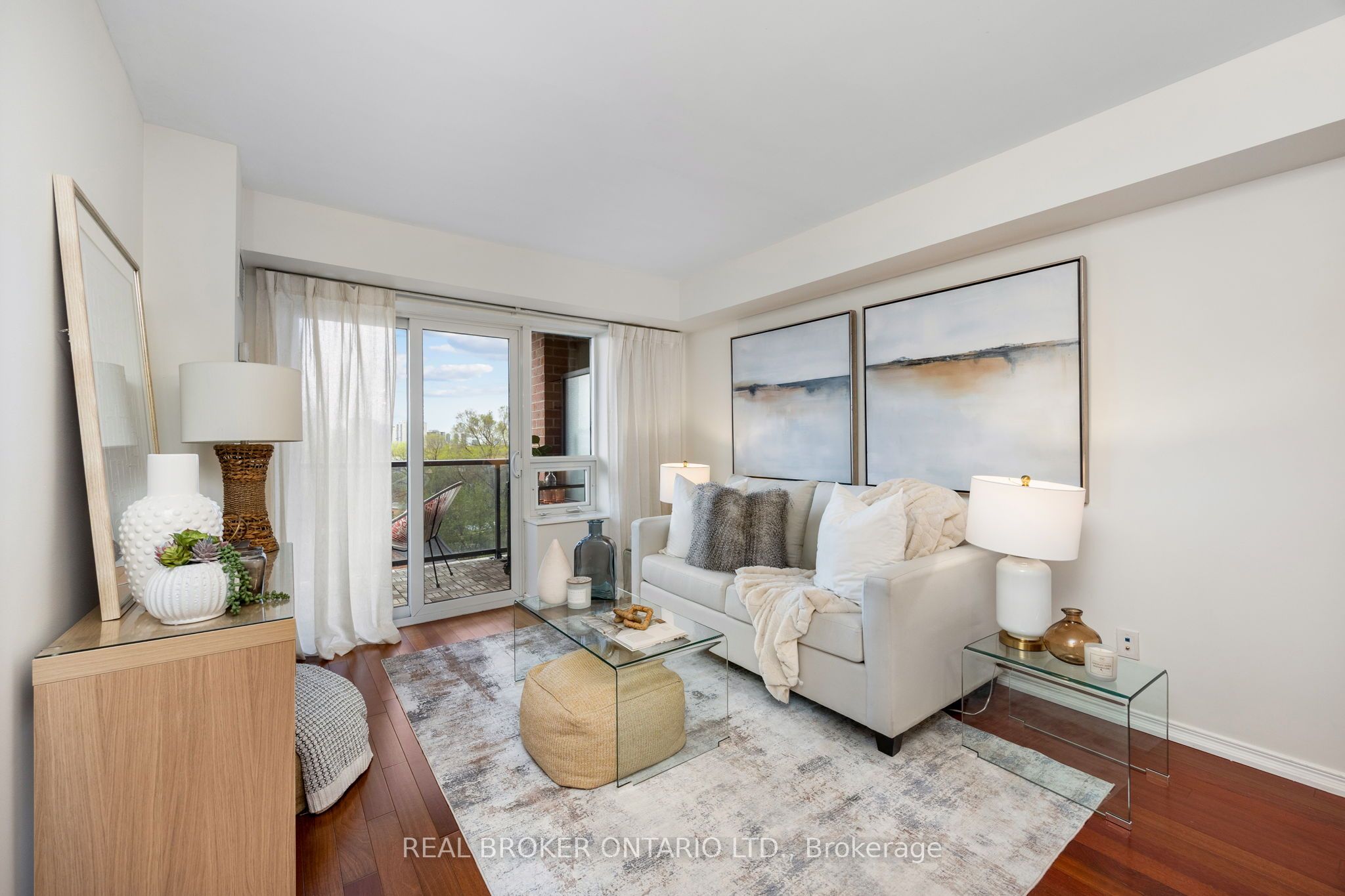 61 Heintzman Street 718