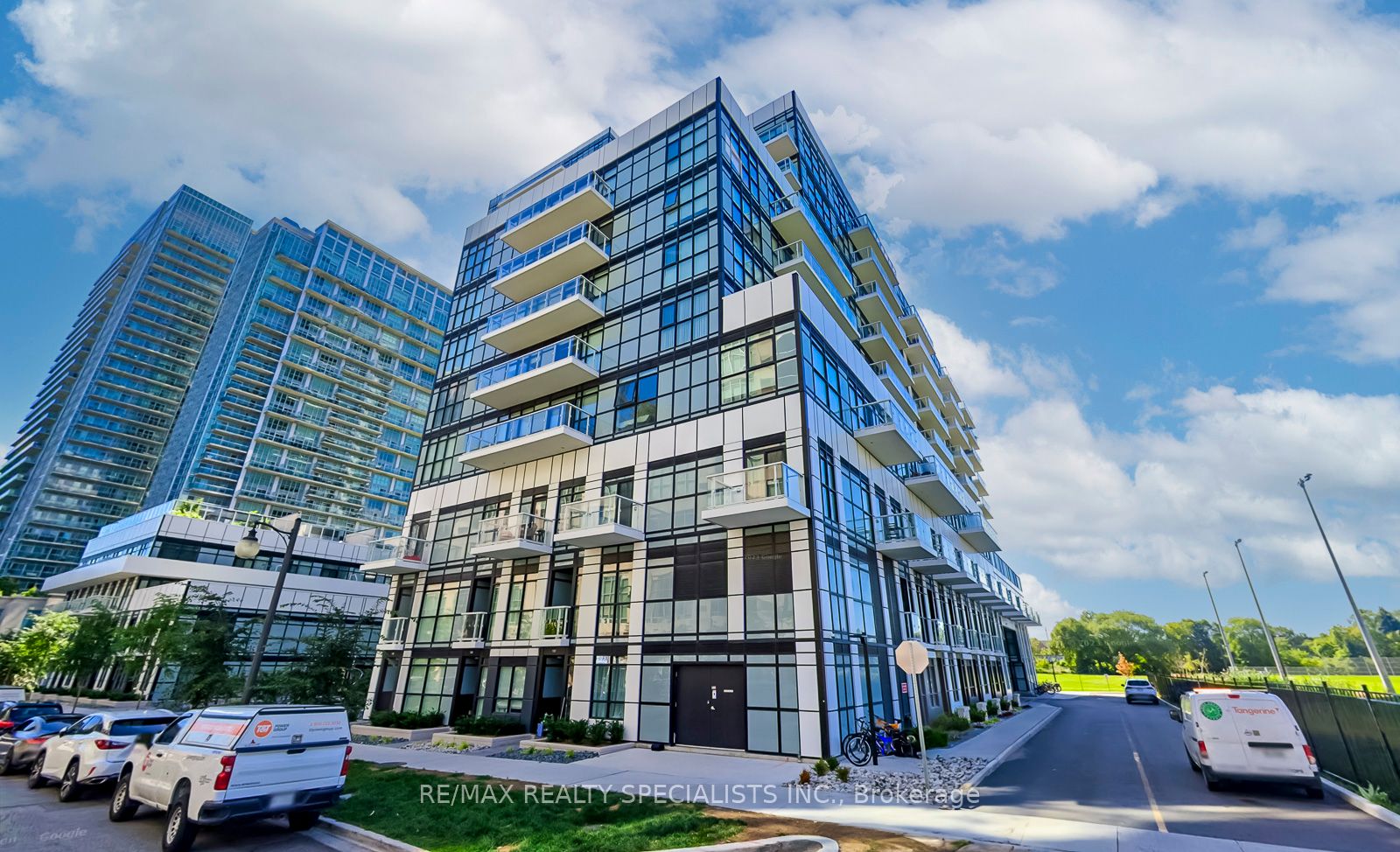 251 Manitoba Street 914
