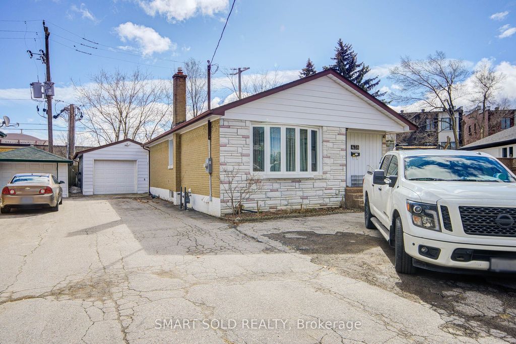 Photo of 438 Marybay Crescent, Richmond Hill, ON L4C 2X4 (MLS # N12878978)