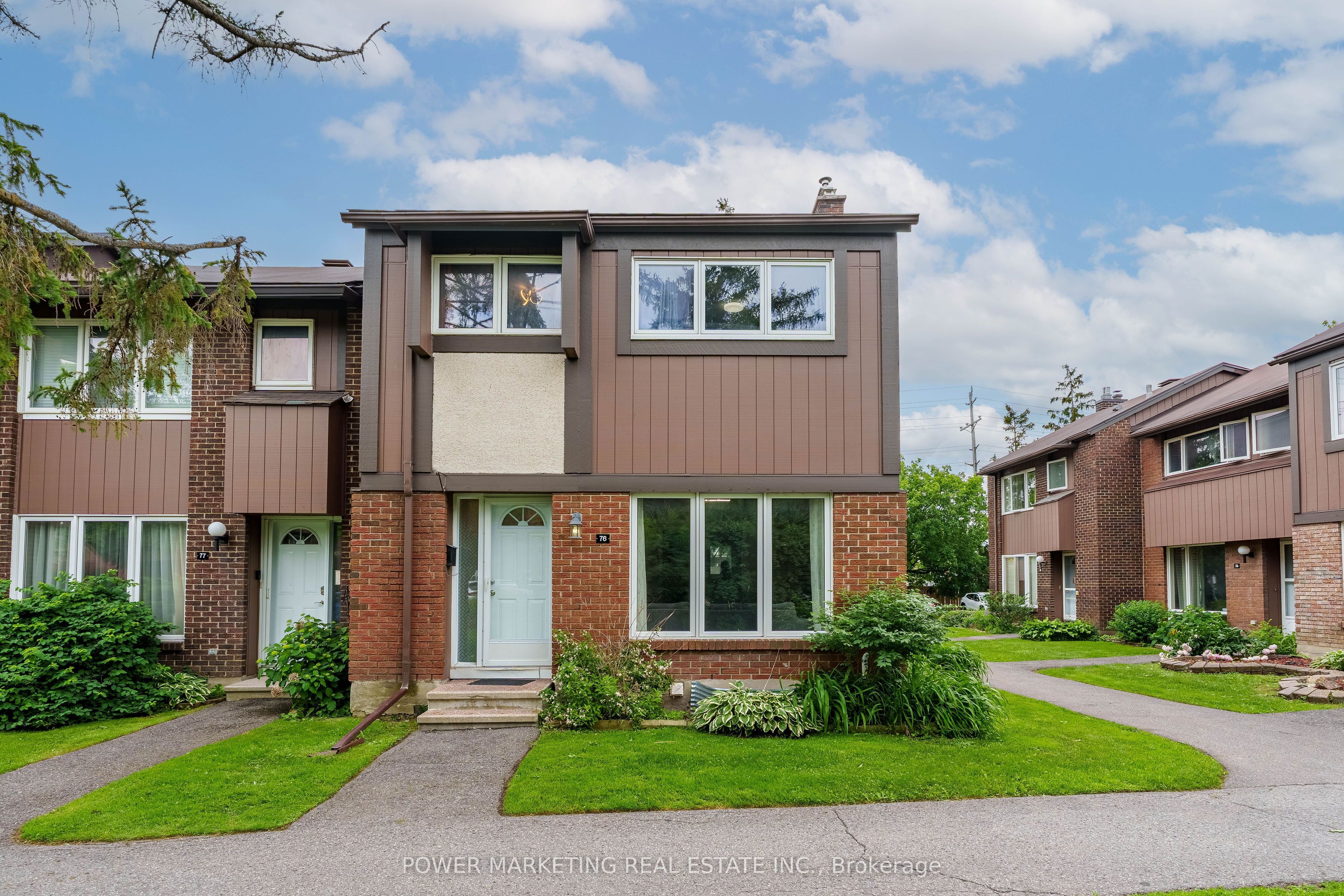 Photo 1 of 29 — 2111 Montreal Road 76, Beacon Hill North - South and Area, ON K1J 8M8