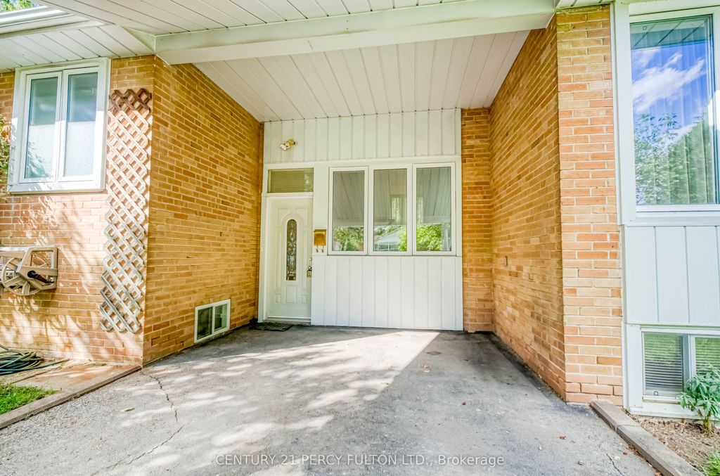 Photo of 73 Berkinshaw Crescent, Toronto, ON M3B 2T1 (MLS # C12462354)
