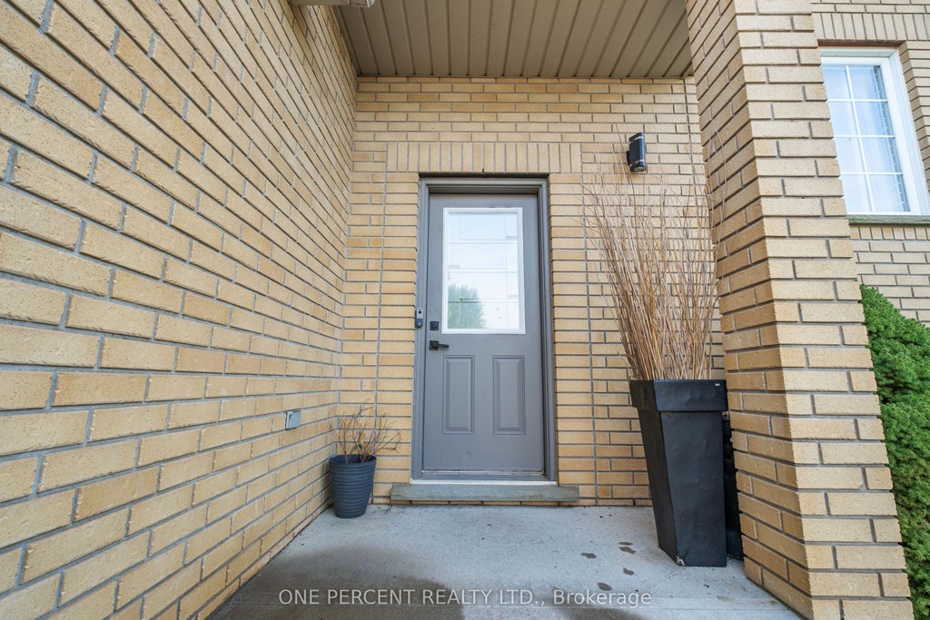 Photo of 63 Donegal Drive, Brantford, ON N3T 6L2 (MLS # X13763886)