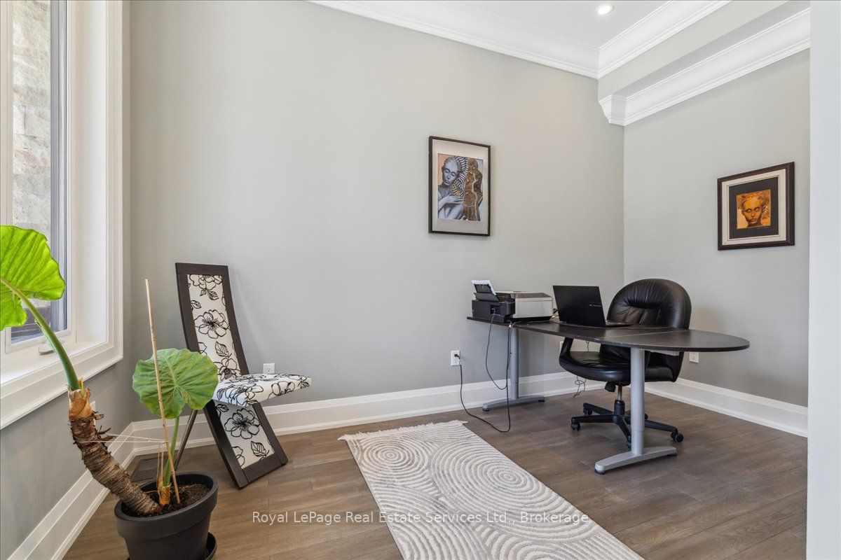 1211 Pinegrove Road