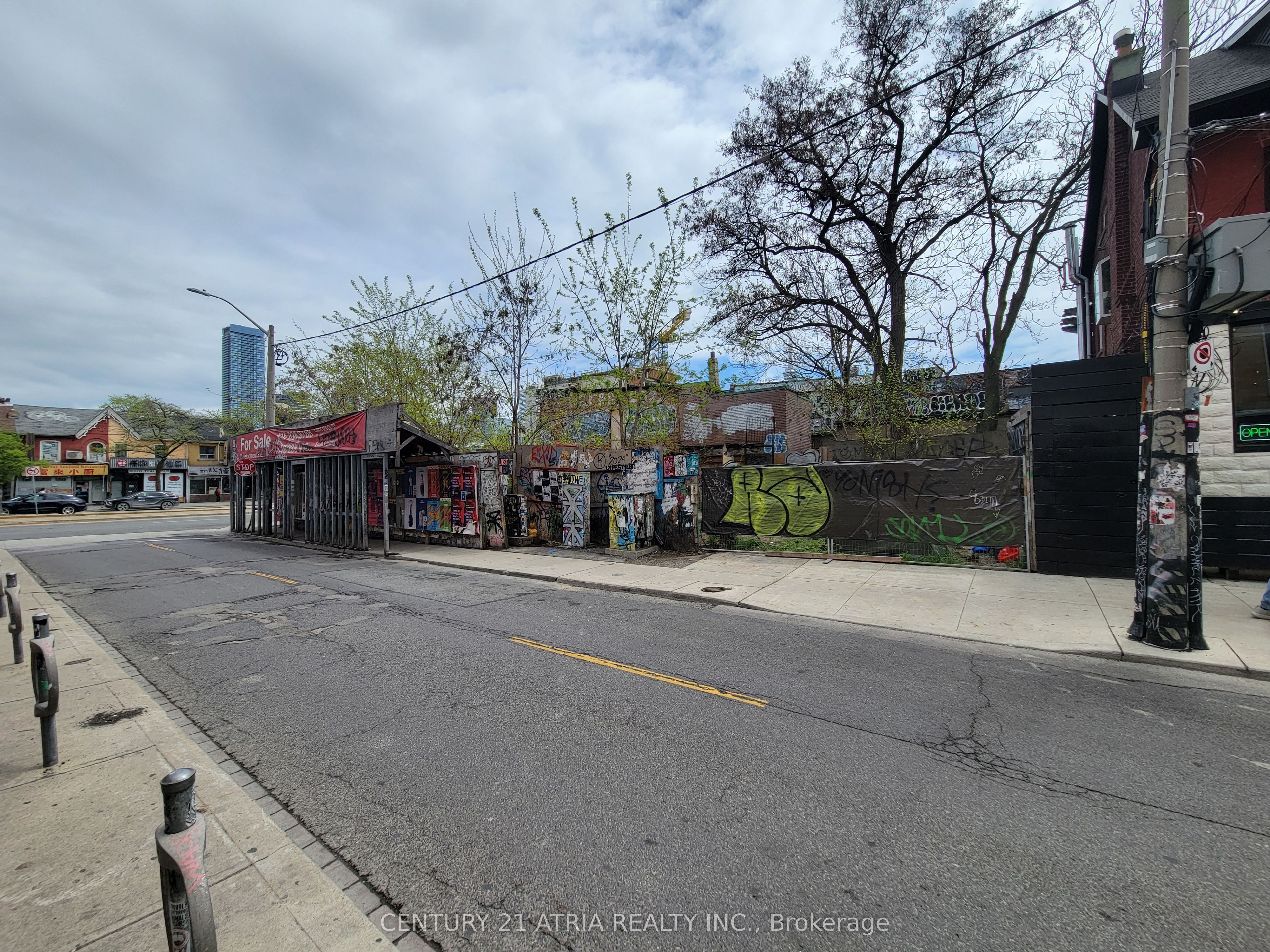 374 Spadina Avenue