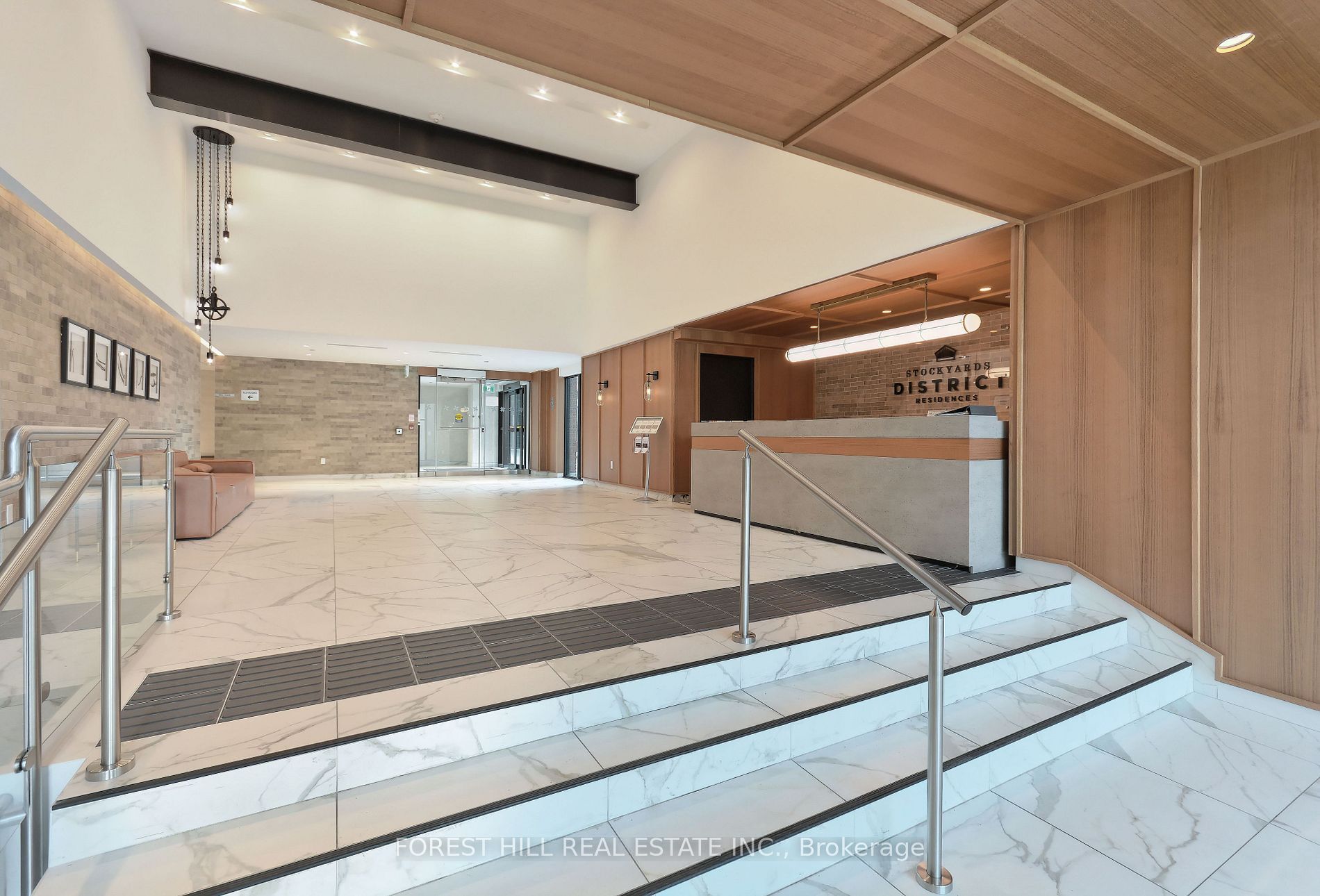 2300 ST CLAIR Avenue W 725