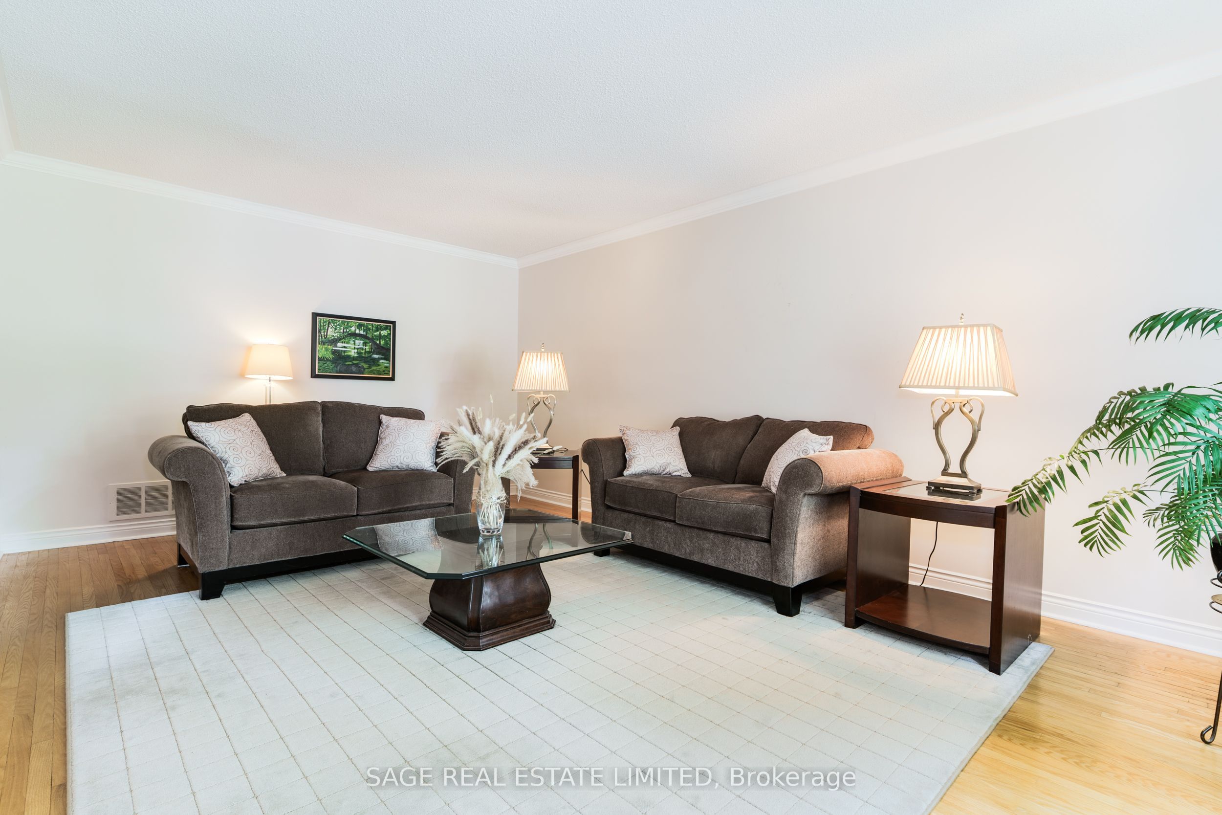 1859 Sherwood Forrest Circle