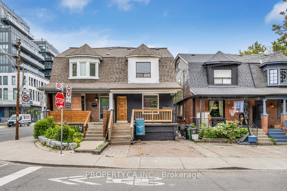 889 Palmerston Avenue