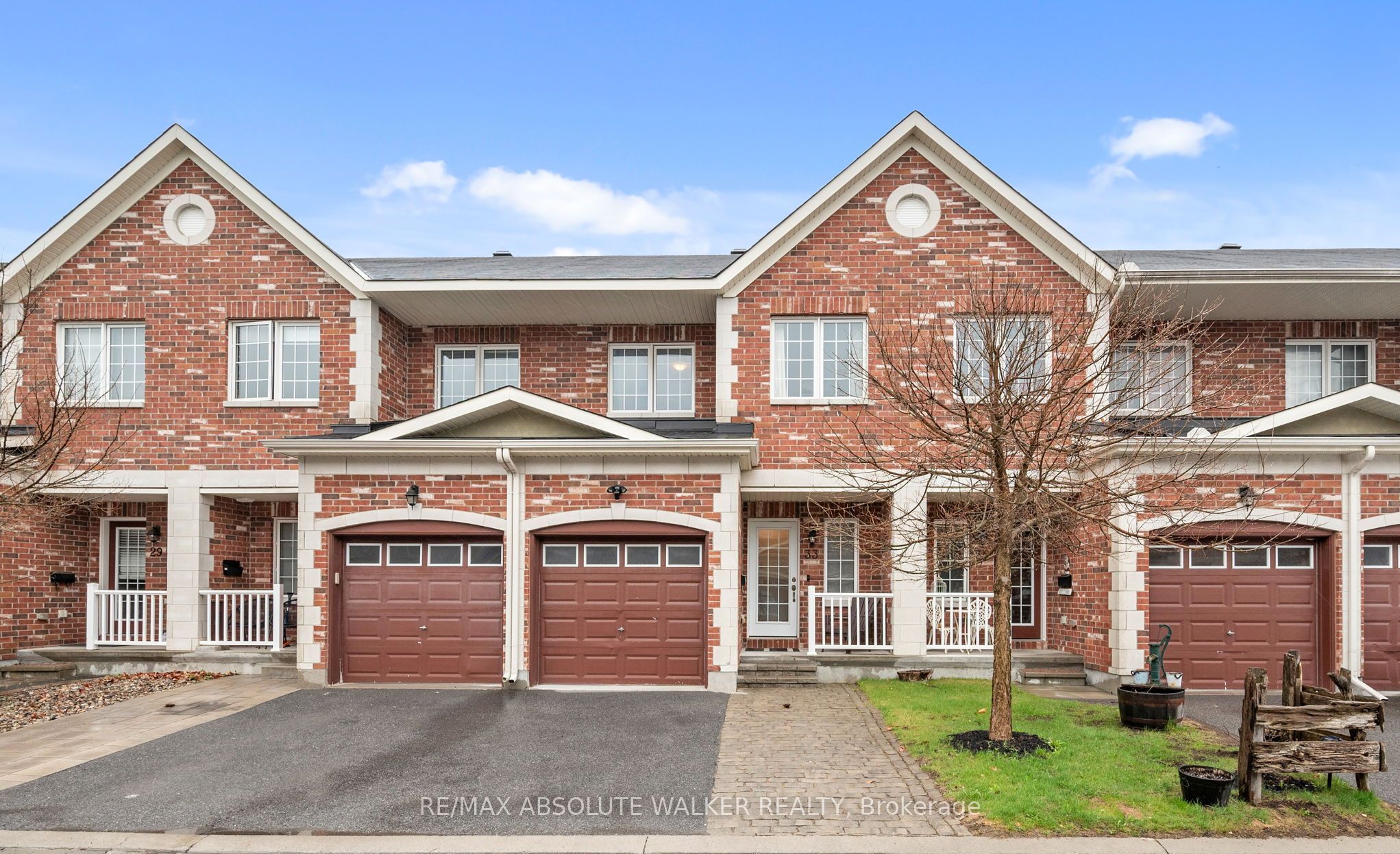 Photo 1 of 35 — 33 Dundalk Private, Barrhaven, ON K2J 0J5