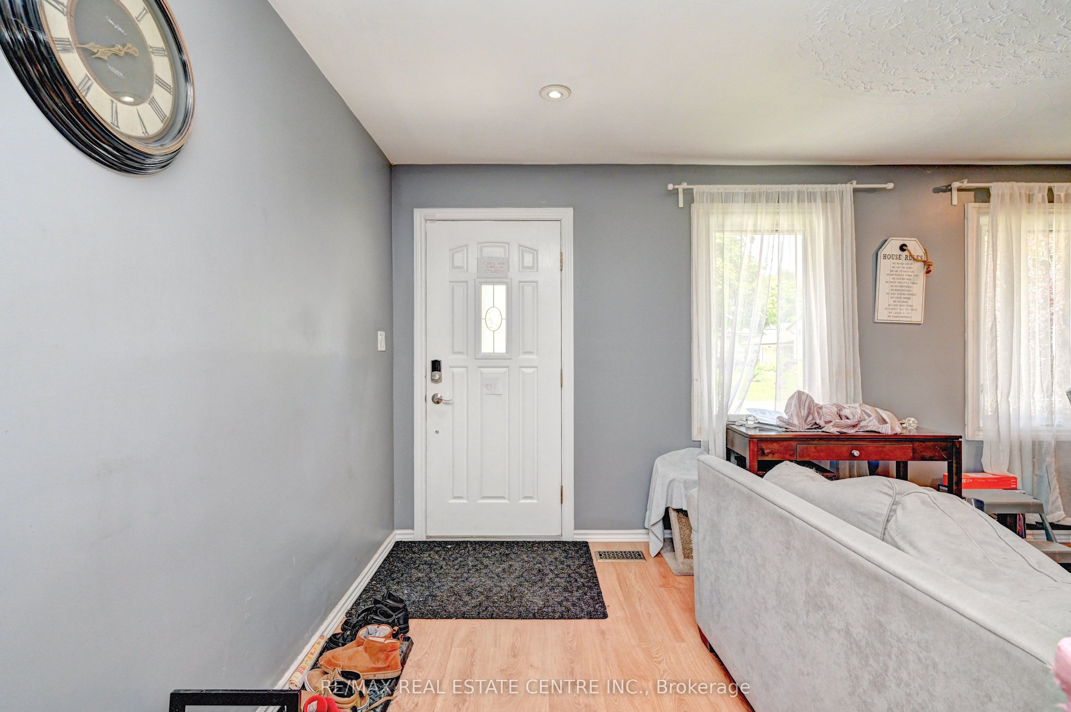 525 Fallingbrook Drive