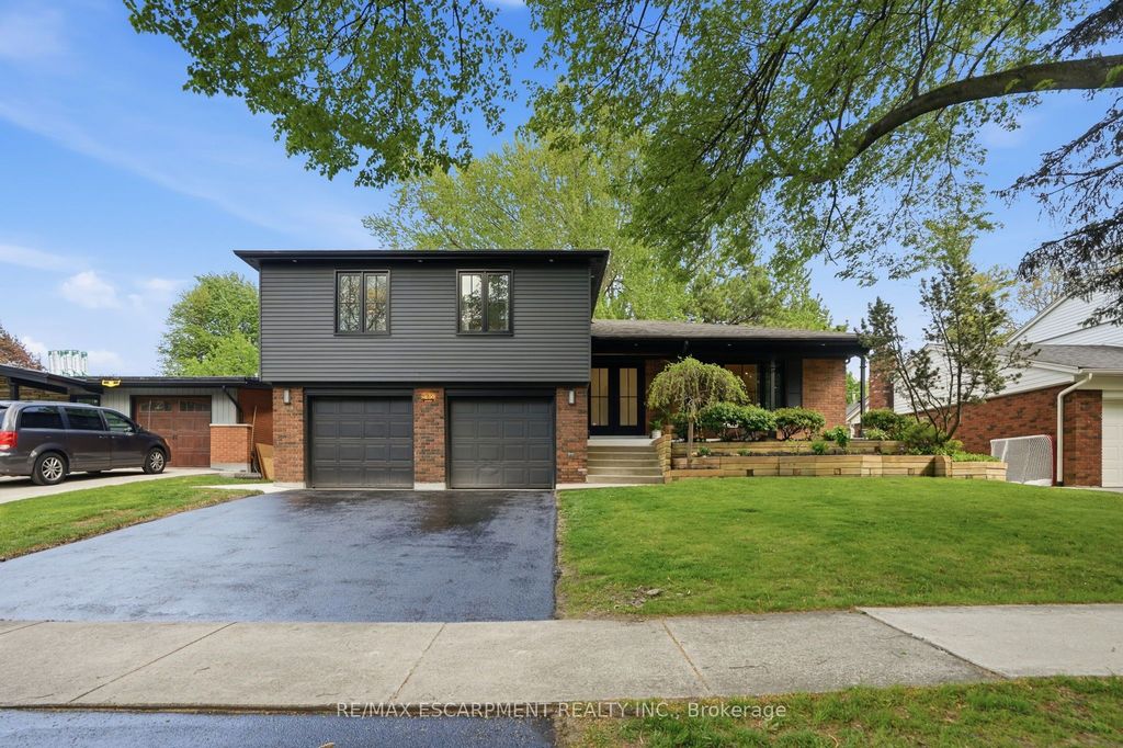 Photo of 345 Rankin Drive, Burlington, ON L7N 2B2 (MLS # W13167930)