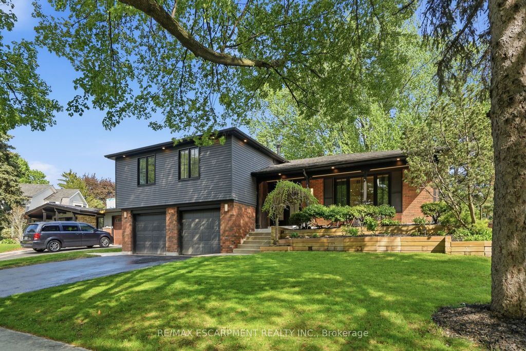 Photo of 345 Rankin Drive, Burlington, ON L7N 2B2 (MLS # W13167930)