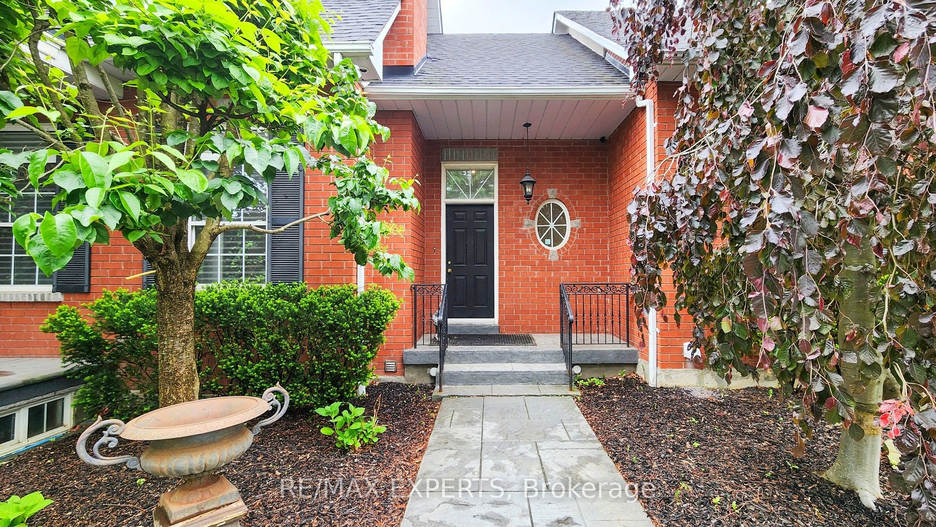 27 Theresa Circle