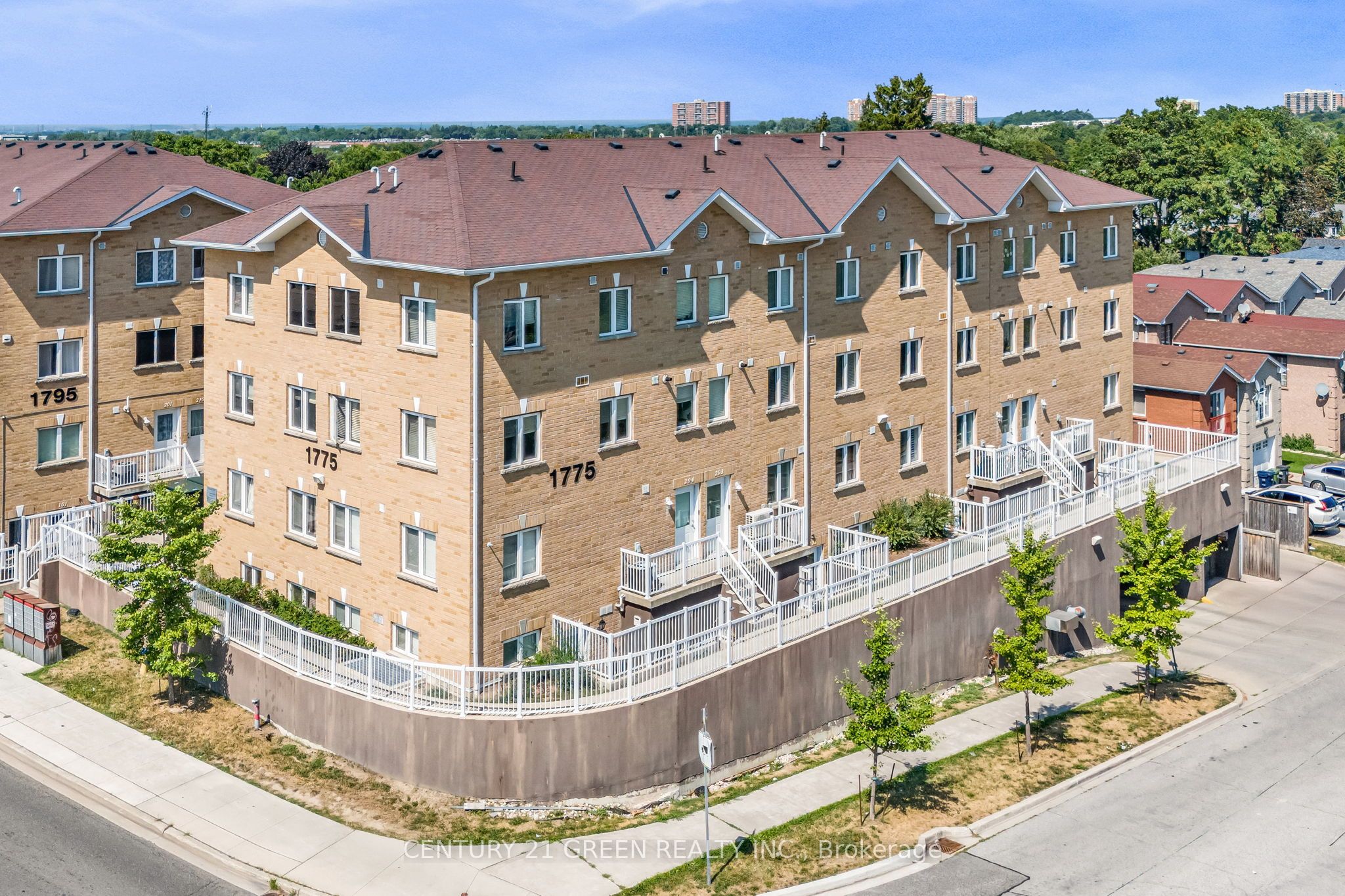 Photo 1 of 26 — 1775 MARKHAM Road 108, Toronto, ON M1B 2Z7