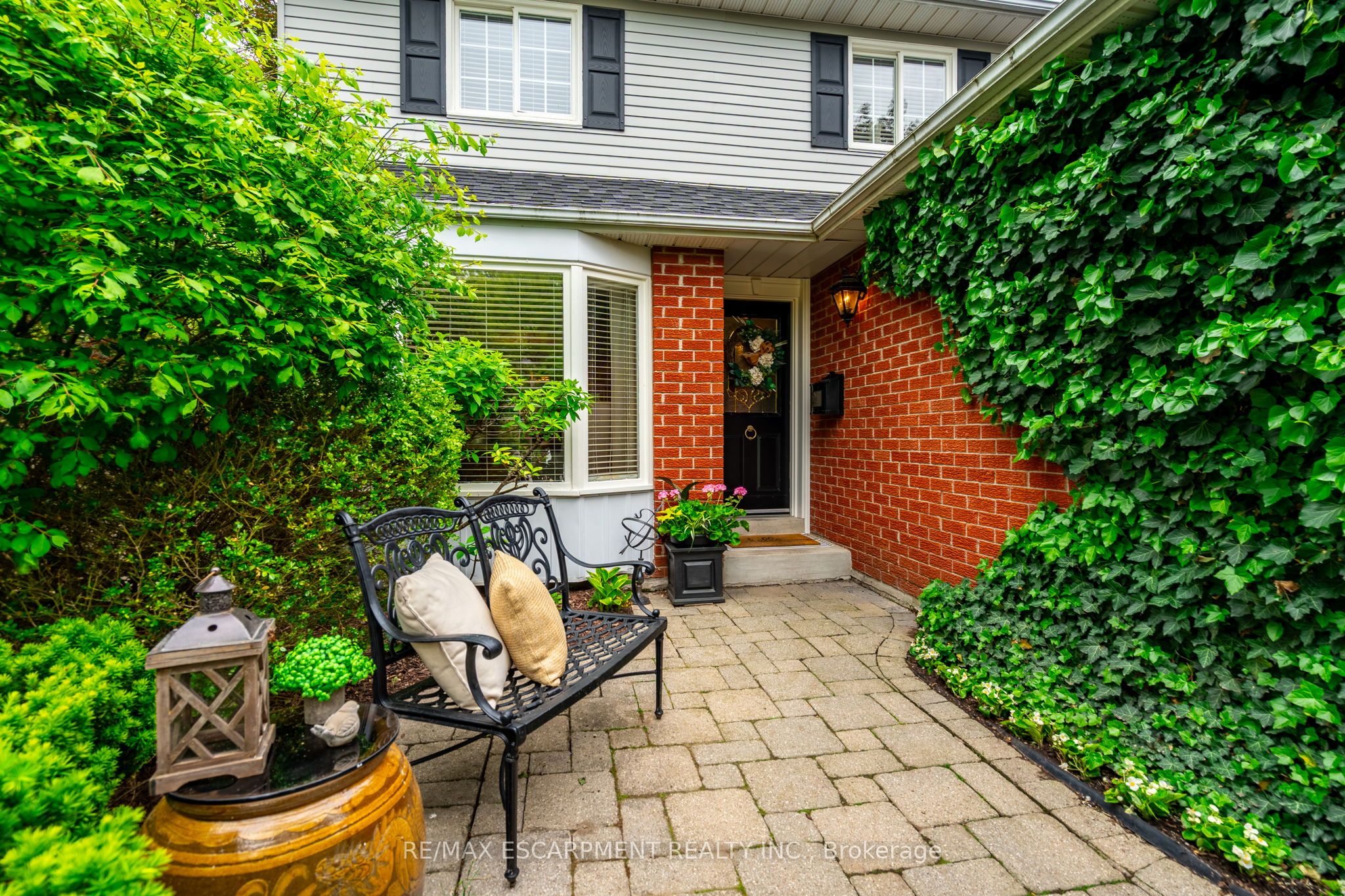 2183 Hunt Crescent