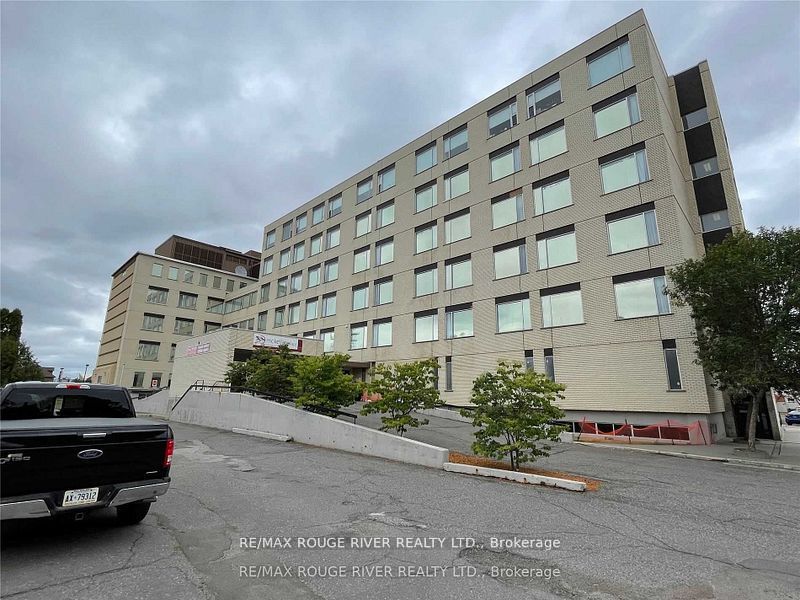 325 Archibald Street S