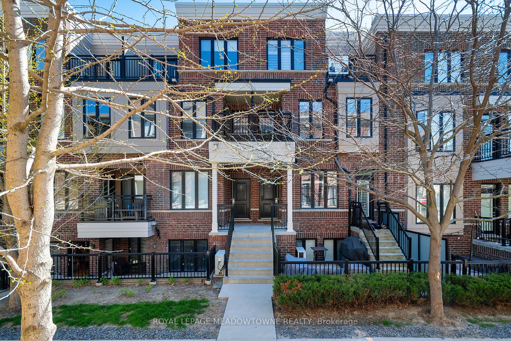 10 Carnation Avenue 19