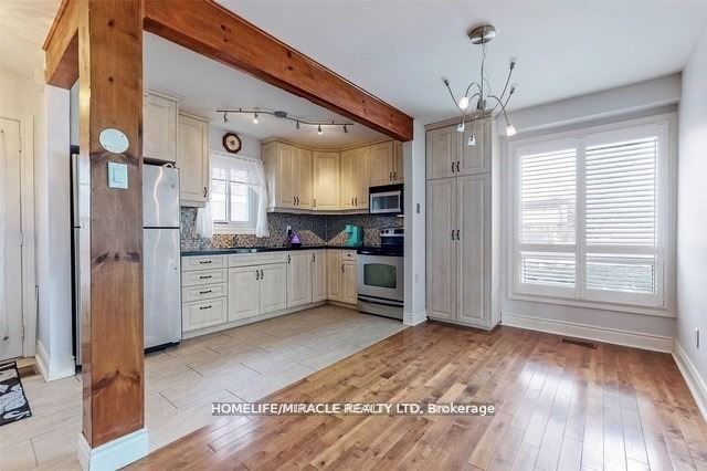 7 Greenhills Square