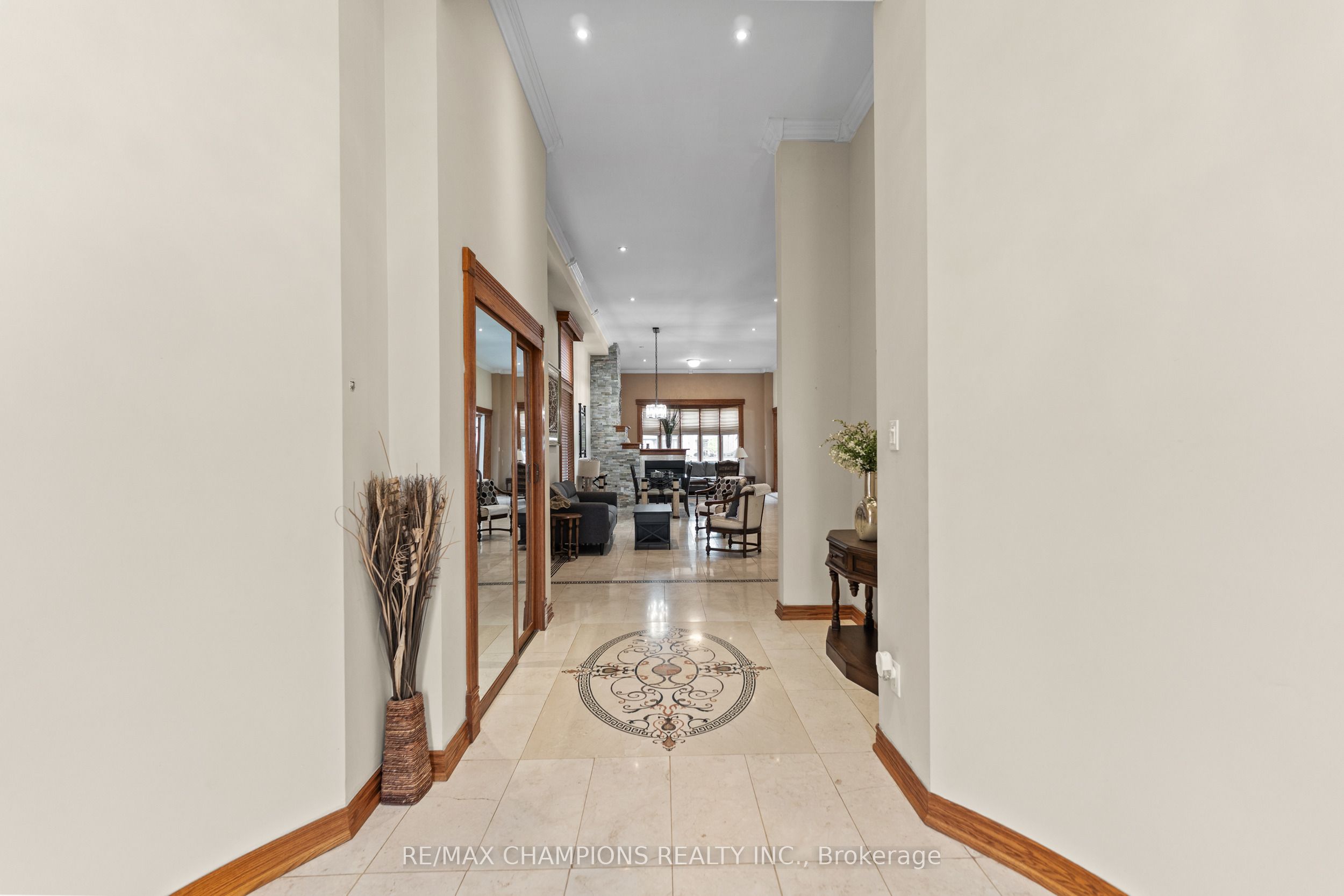 96 Wardlaw Place