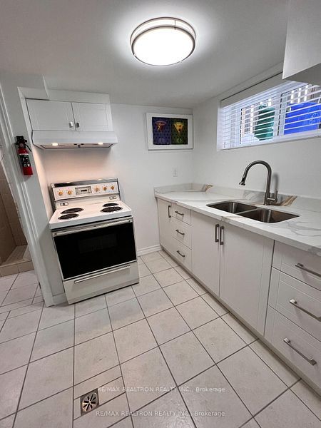 77 Highland Park Boulevard