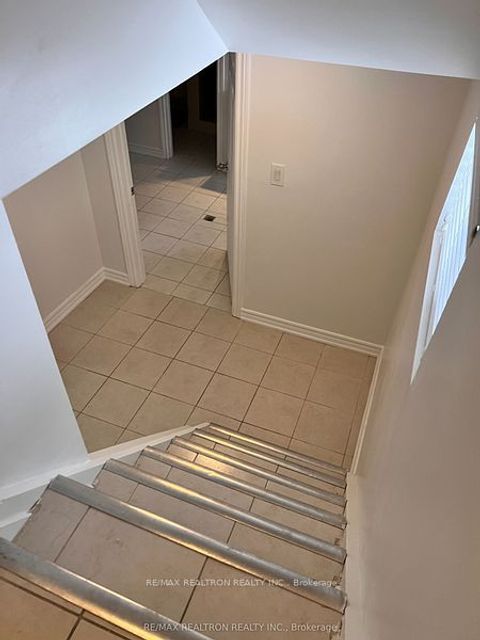 77 Highland Park Boulevard Markham ON L3T 1B6