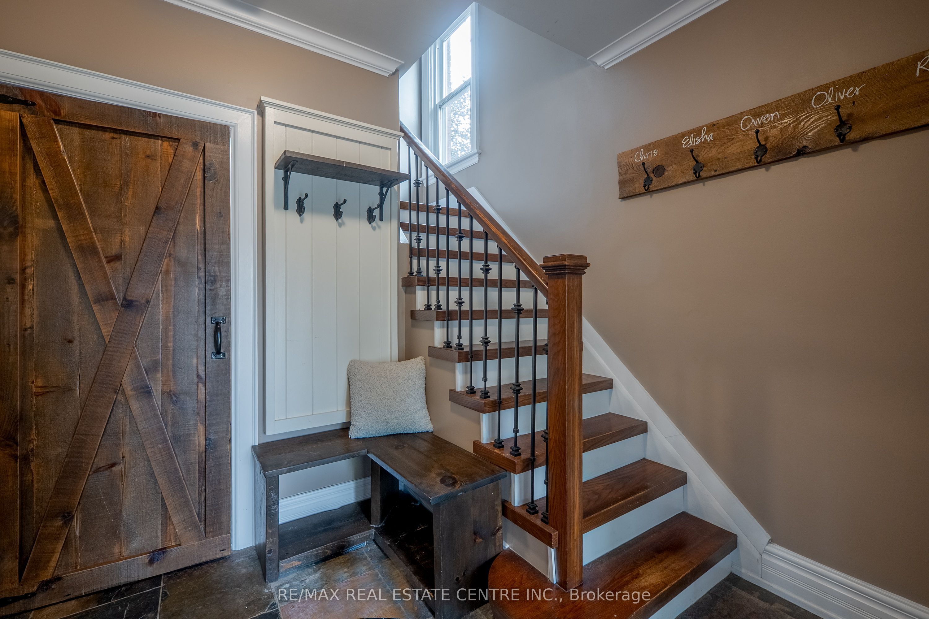 283 Plains Road W