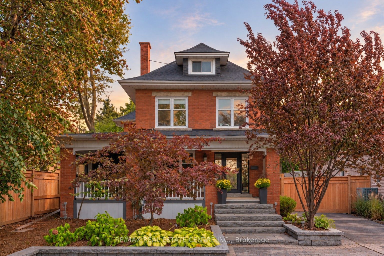 283 Plains Road W