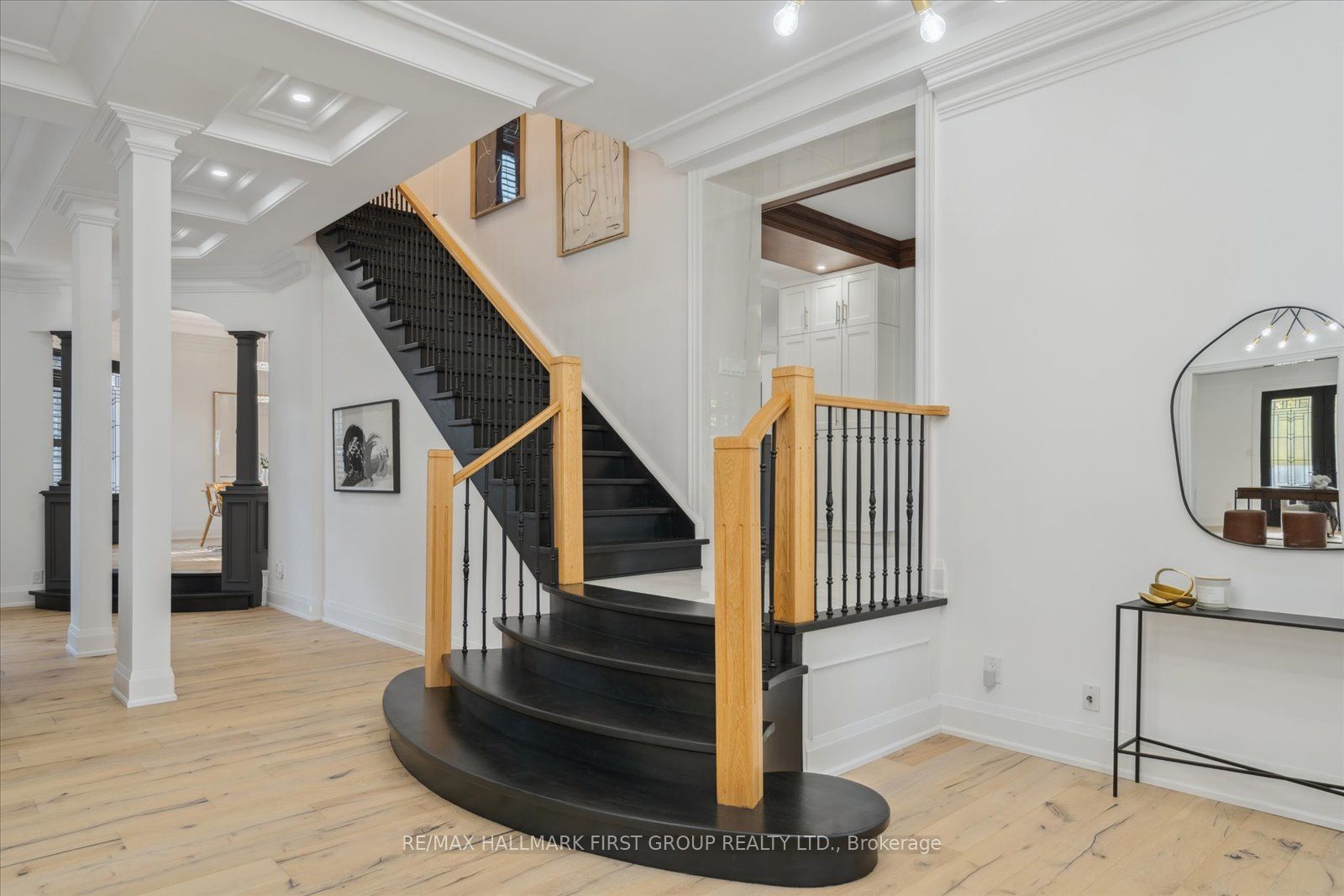 134 Front Street E