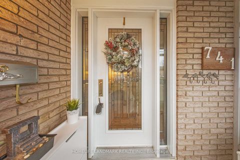 741 Eaglemount Crescent Mississauga ON L5C 1H2
