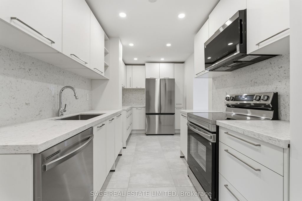 Photo of 1515 E Lakeshore Road E #707, Mississauga, ON L5E 3E3 (MLS # W12800210)