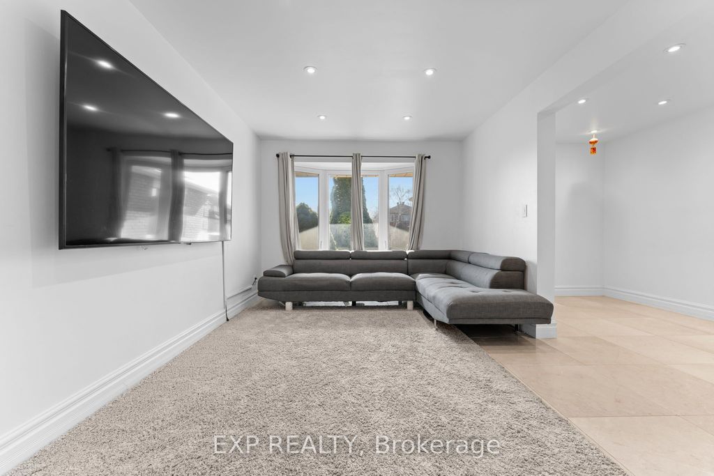 Photo of 27 Via Nova Drive, Vaughan, ON L4L 7P9 (MLS # N12994250)