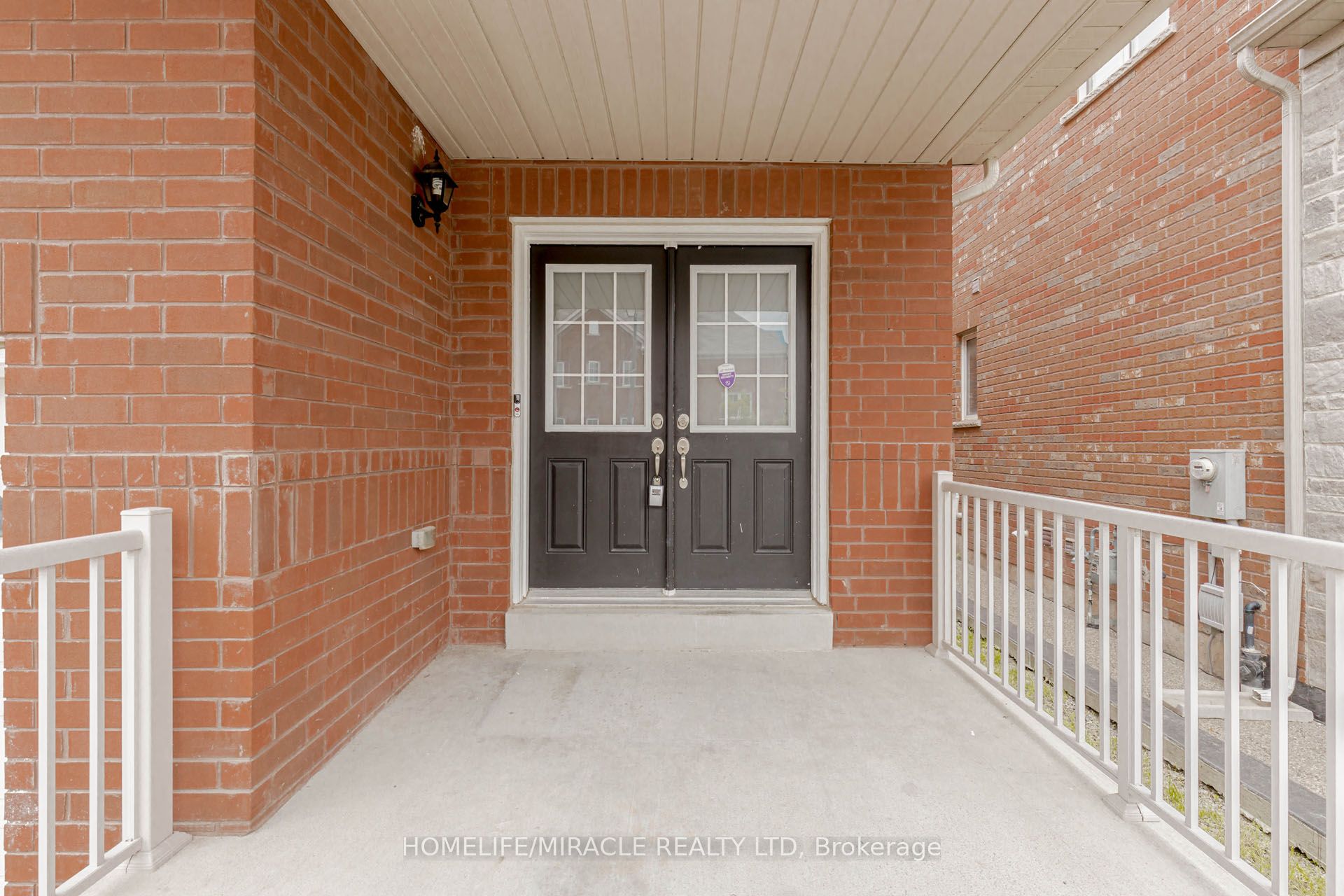 1015 Job Crescent