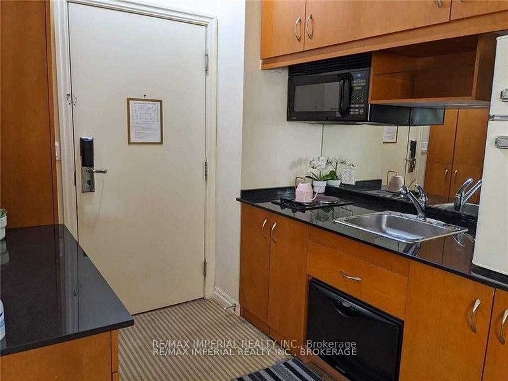 Photo of 1 King Street W #1023, Toronto, ON M5H 1A1 (MLS # C12858858)